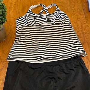 Lands End underwire tankini swimsuit with skirt